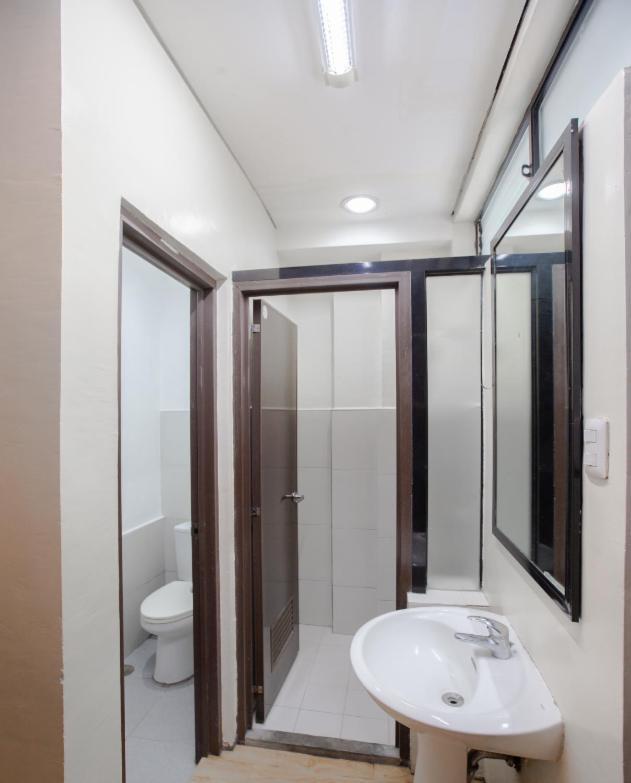 Monchere Dormitory Manila Ngoại thất bức ảnh